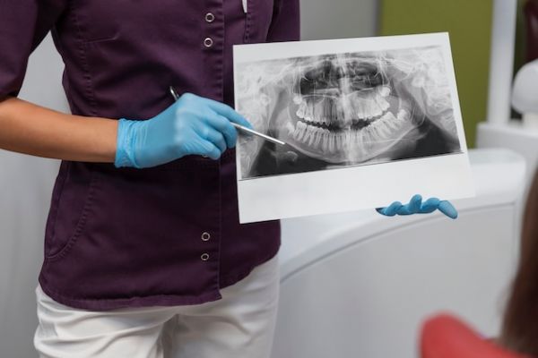 Implant & Esthetic Center poza 13