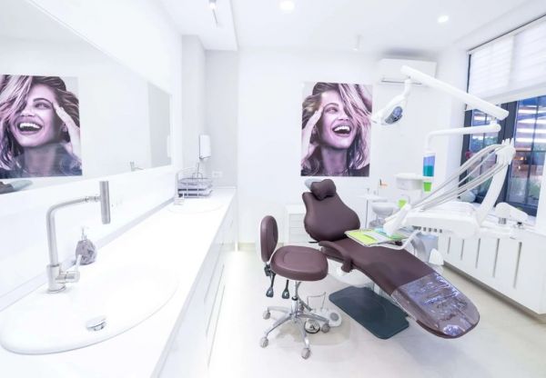 Offident Clinica Stomatologica poza 12