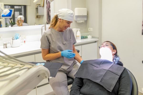 Offident Clinica Stomatologica poza 17