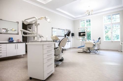 Aesthetic Dental Clinic poza 13