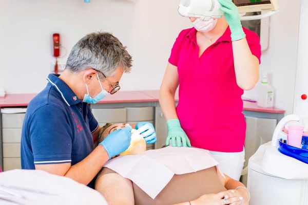 Dr. Vladau Dental Labor poza 