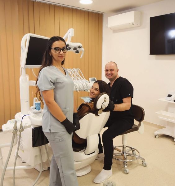 Oralis Premium Dental Clinic - Implant Dentar si Dinti Ficsi Galati poza 9