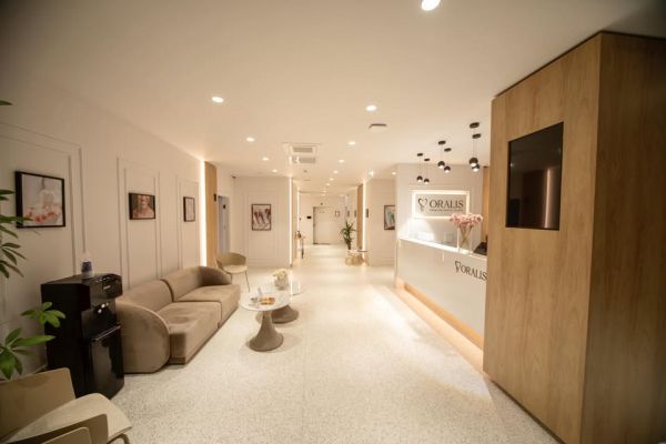 Oralis Premium Dental Clinic - Implant Dentar si Dinti Ficsi Galati poza 0