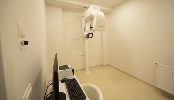 Oralis Premium Dental Clinic - Implant Dentar si Dinti Ficsi Galati poza 3