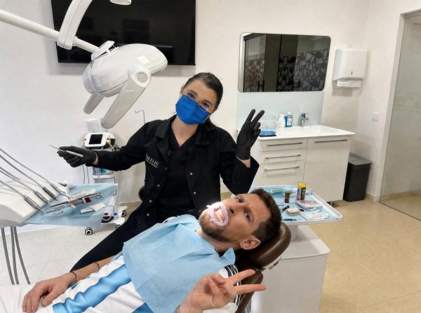 Oralis Premium Dental Clinic - Implant Dentar si Dinti Ficsi Galati poza 5