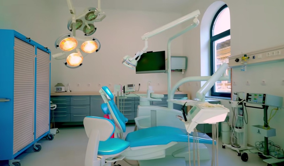 Clinica Stomatologică Dr. Dragus - Implant Dentar si Dinti Ficsi Sector 1 Bucuresti poza 0