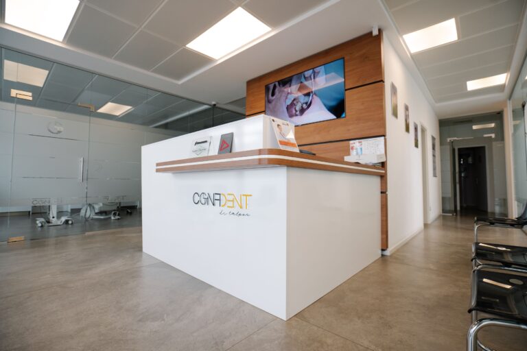Clinica Stomatologica Confident Dr. Talpos - Implant Dentar si Dinti Ficsi Timisoara poza 3