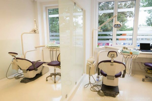 Dentist-Hasdeu-Fogaszat poza 4