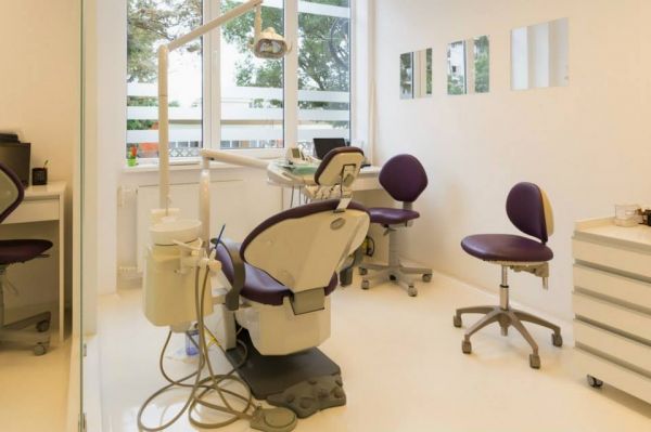 Dentist-Hasdeu-Fogaszat poza 3