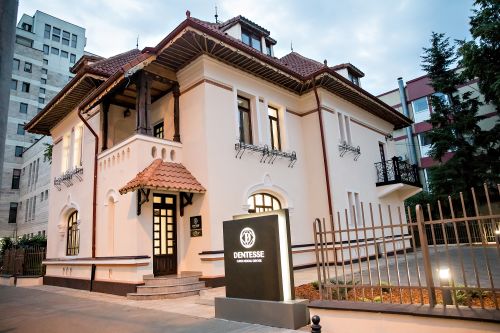 DENTESSE Clinici Dentare poza 0