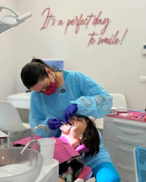 DENTESSE Clinici Dentare poza 12