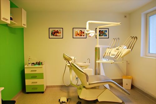 Cabinet de medicina dentara Dr. Andrei Ceclan poza 1