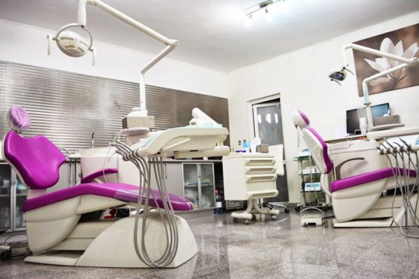 Clinica dentara dr. Dumitrescu Dan Mugur poza 2