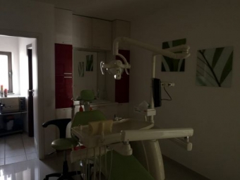 Imagine Vand 3 unituri stomatologice + alte echipamente si auxiliare specifice
