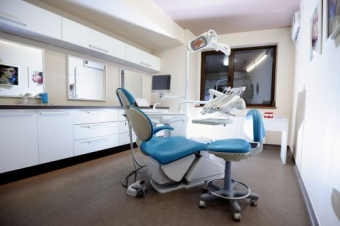 Imagine Inchiriem o tura in cadrul clinicii stomatologice The Smile