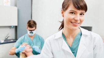 Imagine Asistenta stomatologie  / medicina dentara SUCEAVA