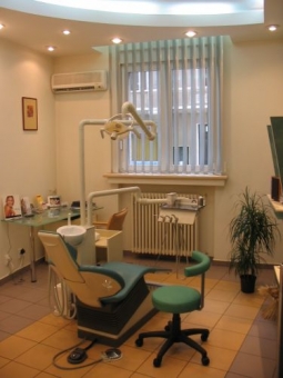 Imagine Bucuresti. Piata Romana. Inchiriere tura cabinet stomatologic