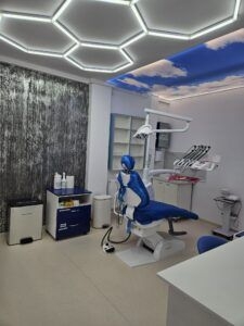 Imagine Angajam tehnician dentar in Ramnicu Valcea