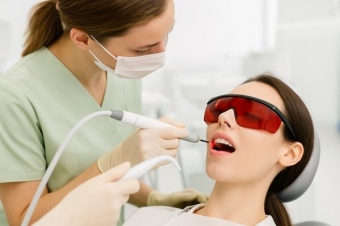 Laser-dentar-paradontoza