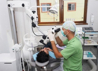 Microscoul in stomatologie