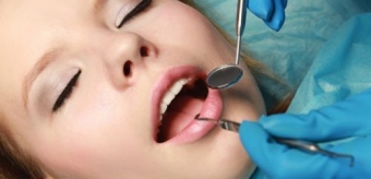 operatii placute implant dentar